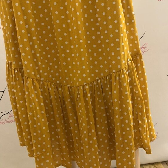 Wishlist Apparel. New with Tag. $49. Size M. Hi/Low Skirt with Flounce. B56 - Picture 2 of 8